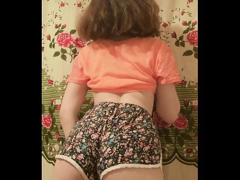 ❤️ Keçika ciwan a seksî li ber kamerayê kurtanên xwe ji xwe dike ️❌  Sex li ku.pornoboden.ru ❌❤